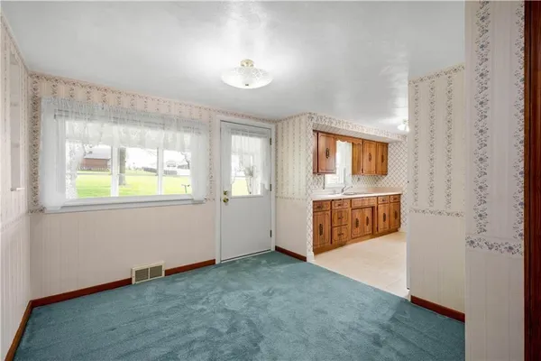 $320,000 | 180 Hilltop Lane, Washington, PA 15301