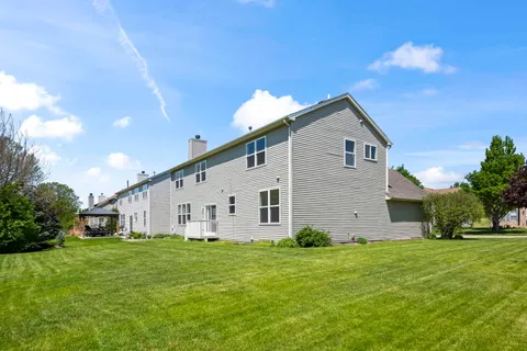 $639,900 | 6065 Irene Drive, Hoffman Estates, IL 60192