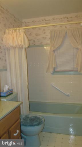 17 Rene Carr Street Elkton, MD 21921 - Photo 12 of 26 Full Bathroom main level hallway