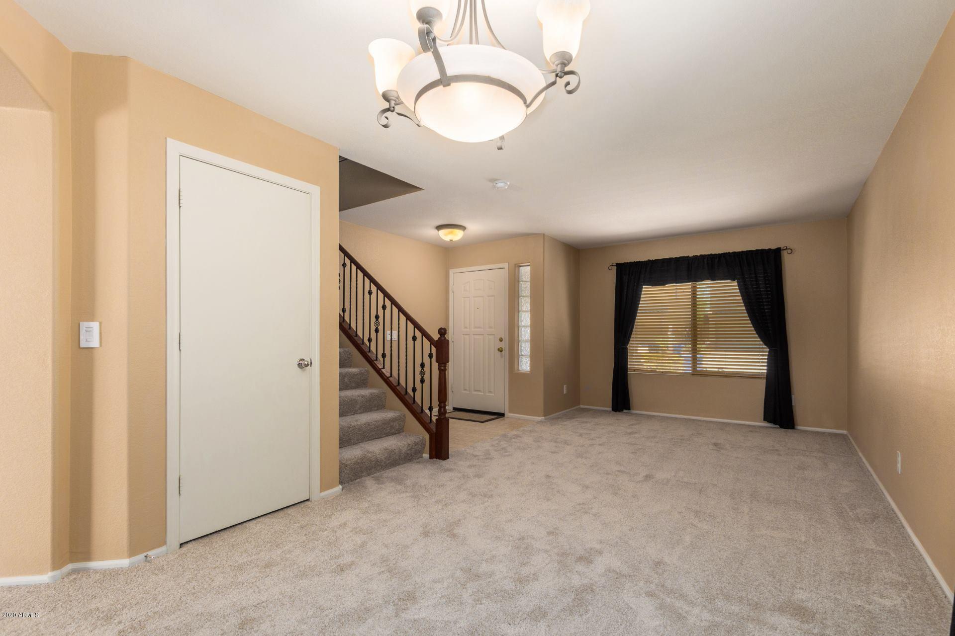 2414 West Via Dona Road Phoenix, AZ 85085 - Photo 3 of 16 Entry