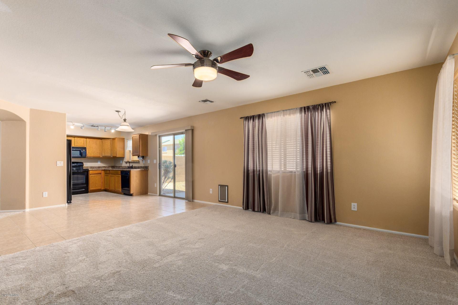 2414 West Via Dona Road Phoenix, AZ 85085 - Photo 4 of 16 Family