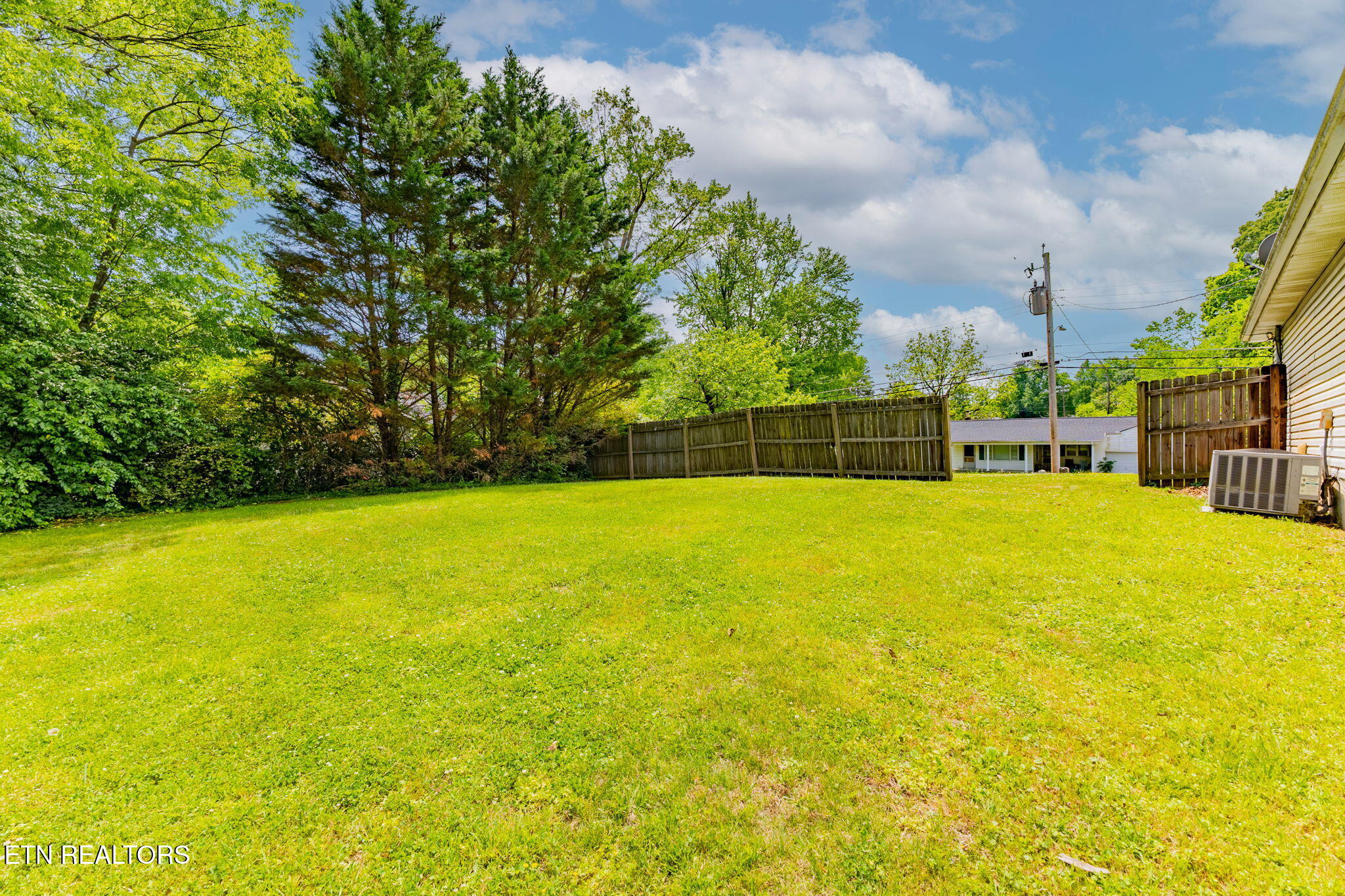 3508 Belleview Road Northeast Knoxville, TN 37917 - Photo 41 of 42 50-web-or-mls-3F1A7215-HDR