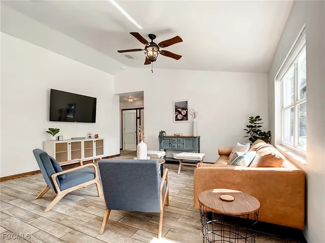 $3,150 | 2511 6th Street Northwest, Naples, FL 34120