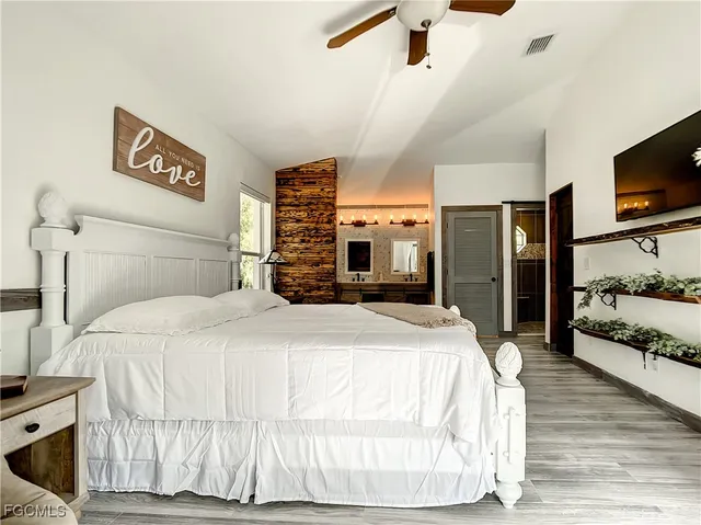 $3,150 | 2511 6th Street Northwest, Naples, FL 34120