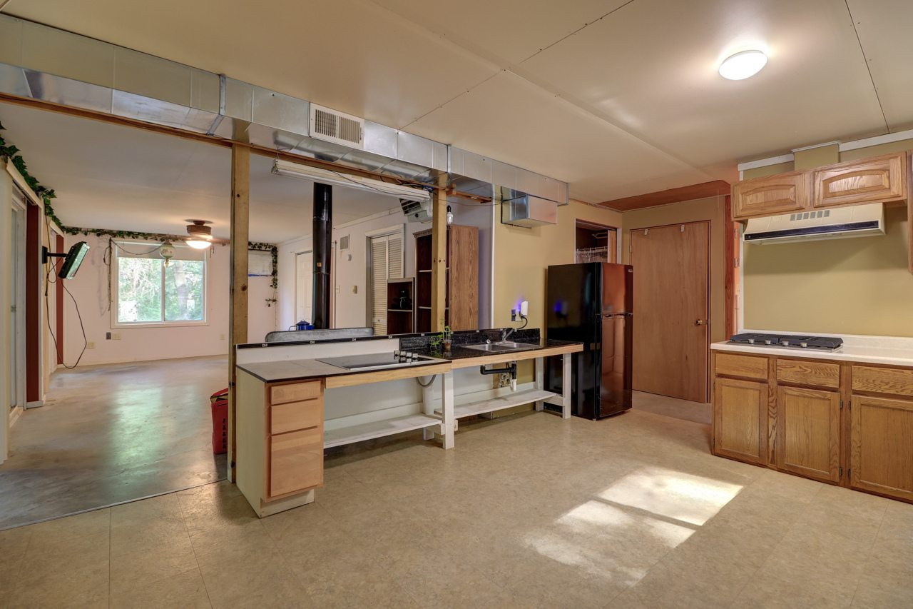 1015 Thome Road Albany, IL 61230 - Photo 7 of 28