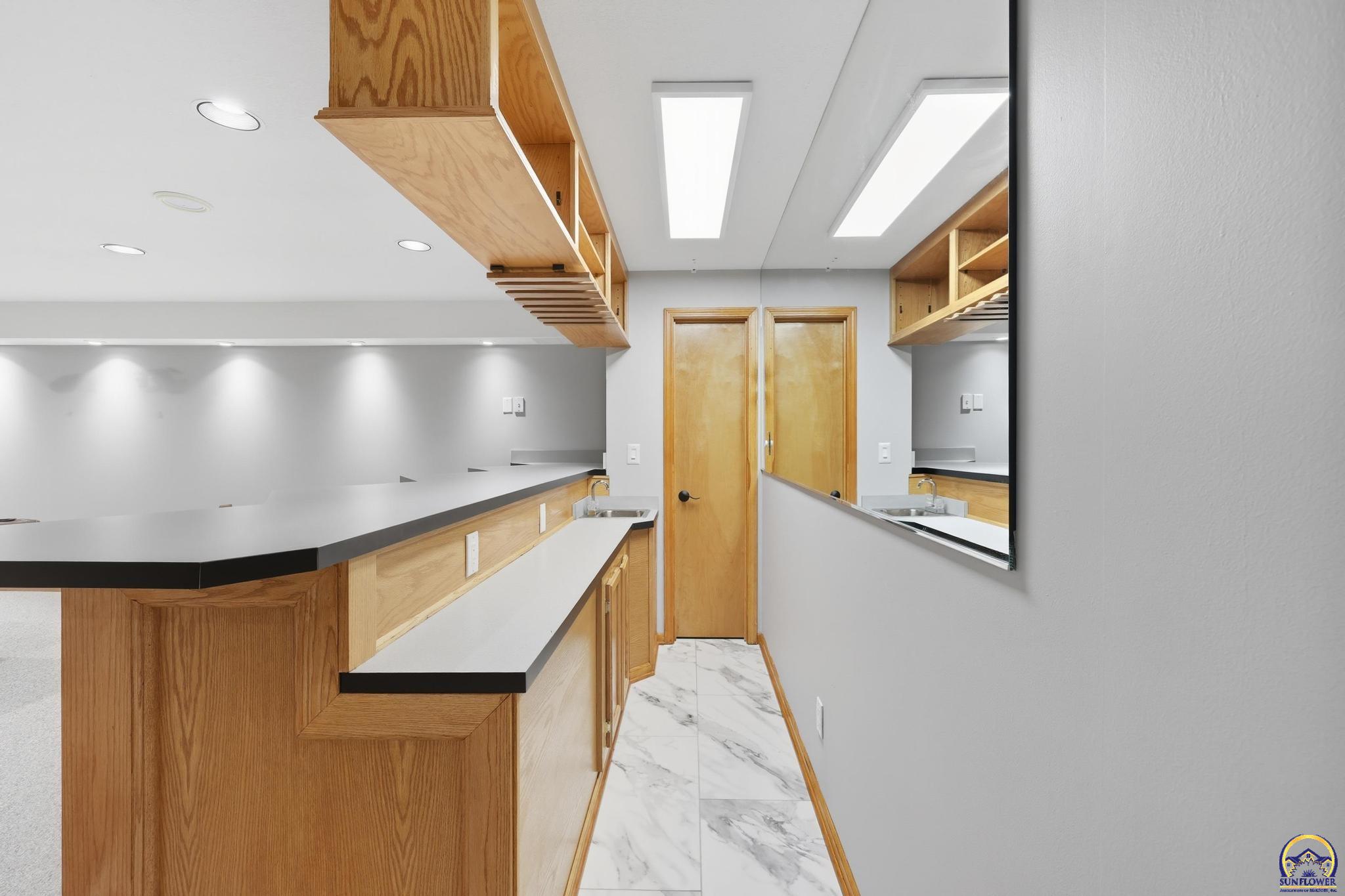 4419 Southwest Stone Avenue Topeka, KS 66610 - Photo 28 of 46