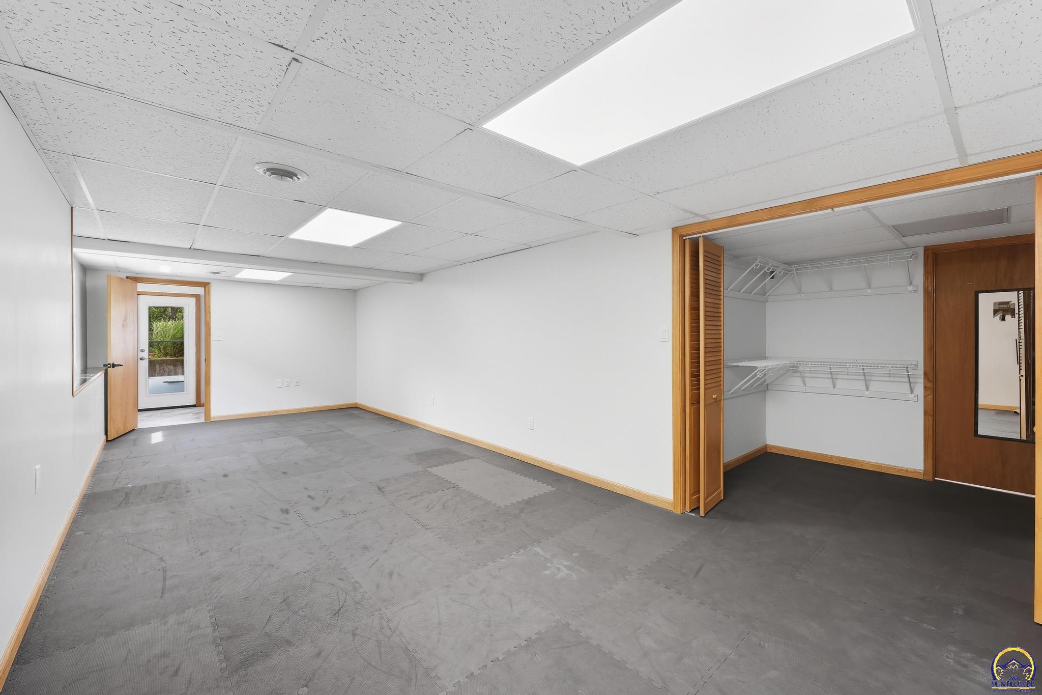 4419 Southwest Stone Avenue Topeka, KS 66610 - Photo 34 of 46