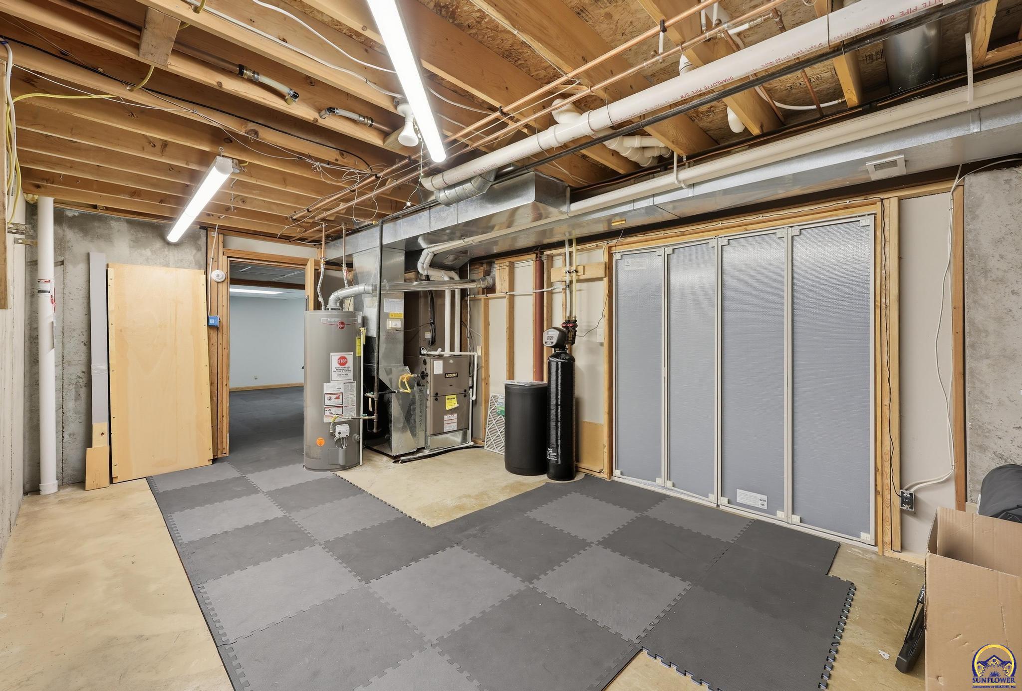 4419 Southwest Stone Avenue Topeka, KS 66610 - Photo 37 of 46