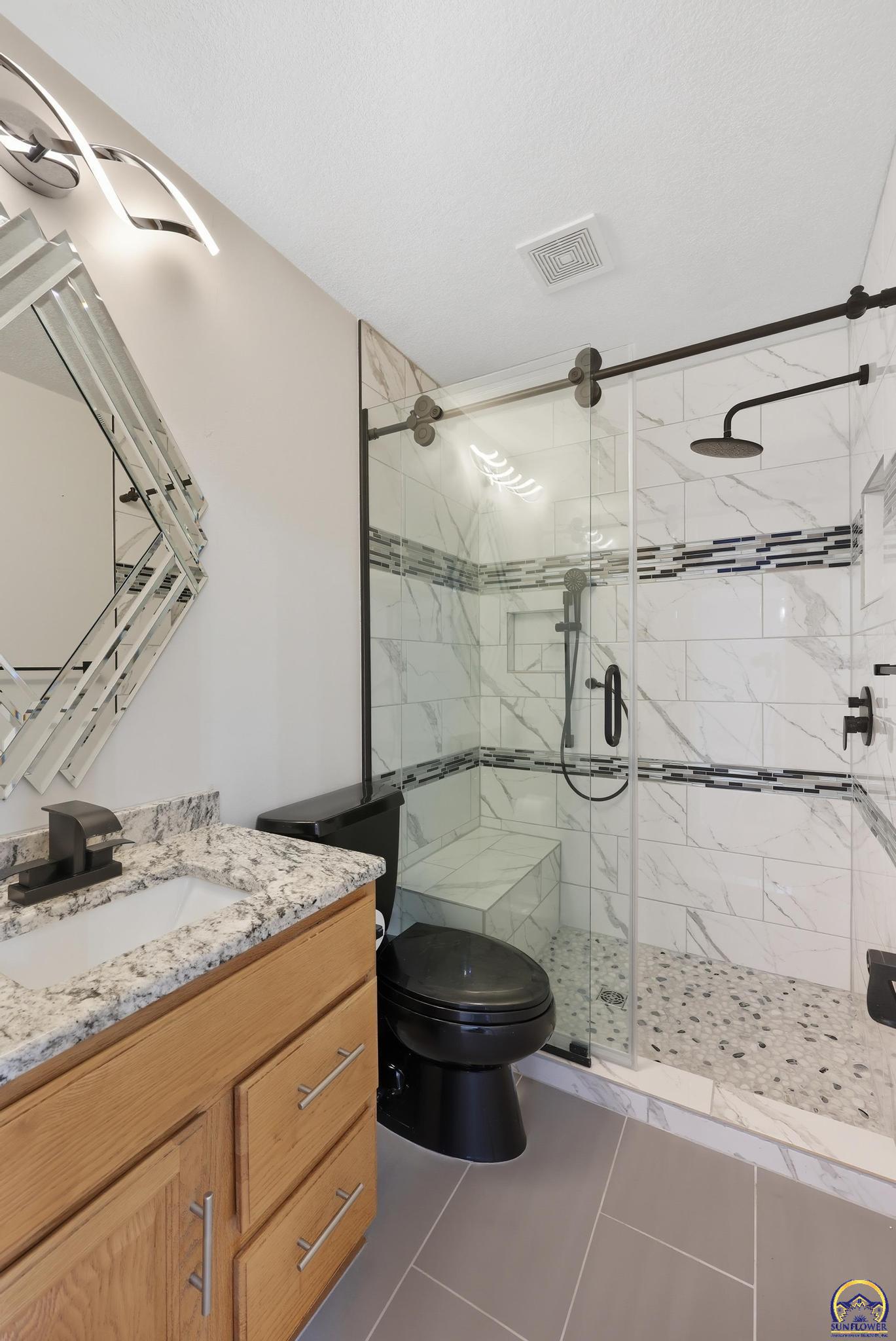 4419 Southwest Stone Avenue Topeka, KS 66610 - Photo 7 of 46