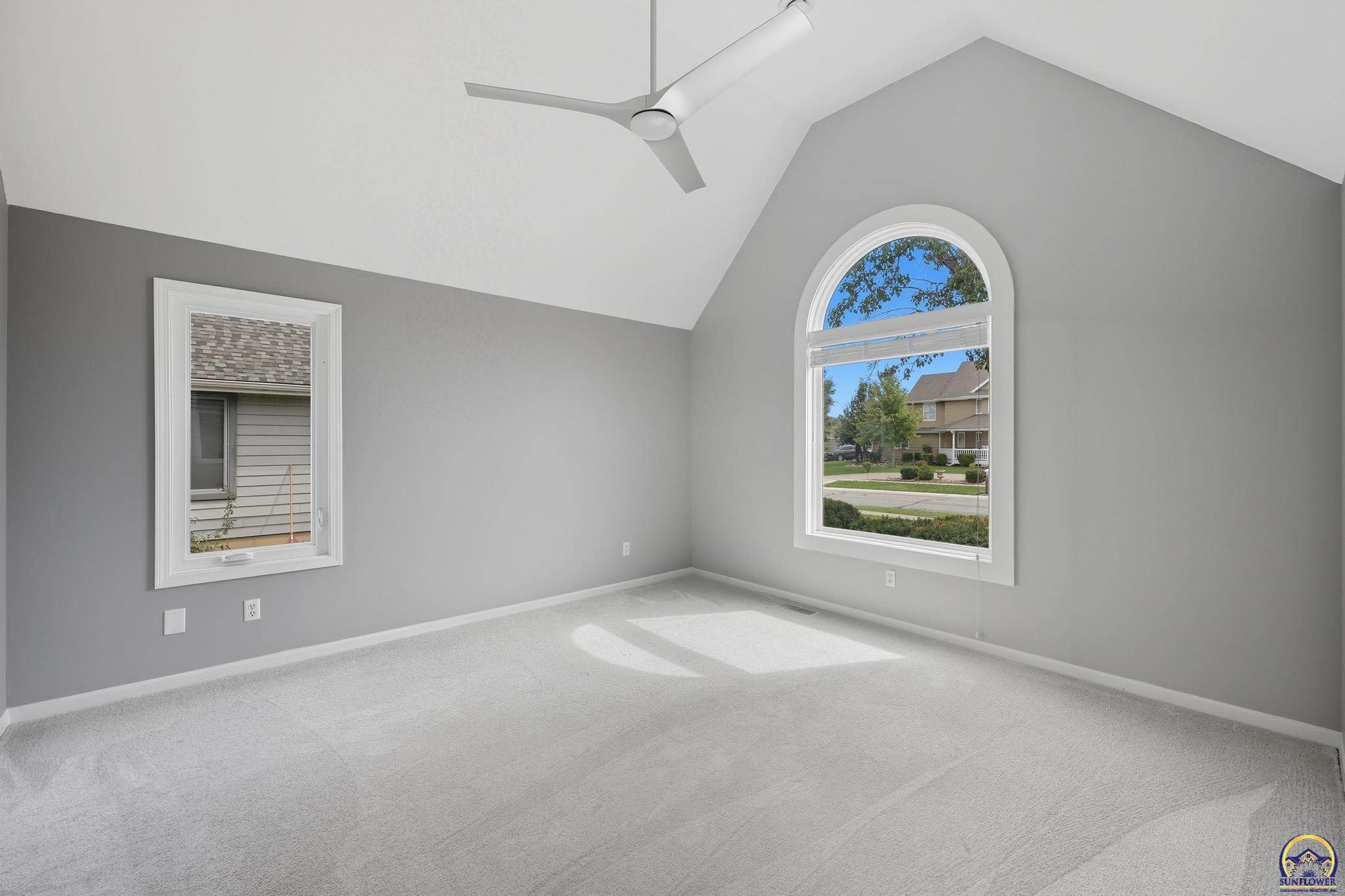 4419 Southwest Stone Avenue Topeka, KS 66610 - Photo 8 of 46