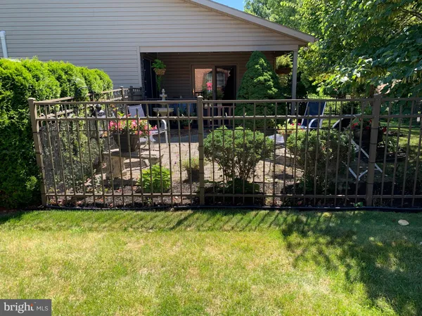 $2,300 | 330 Parkwood Drive, Chambersburg, PA 17201