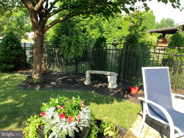 $2,300 | 330 Parkwood Drive, Chambersburg, PA 17201