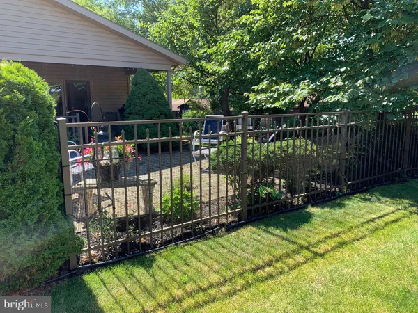 $2,300 | 330 Parkwood Drive, Chambersburg, PA 17201