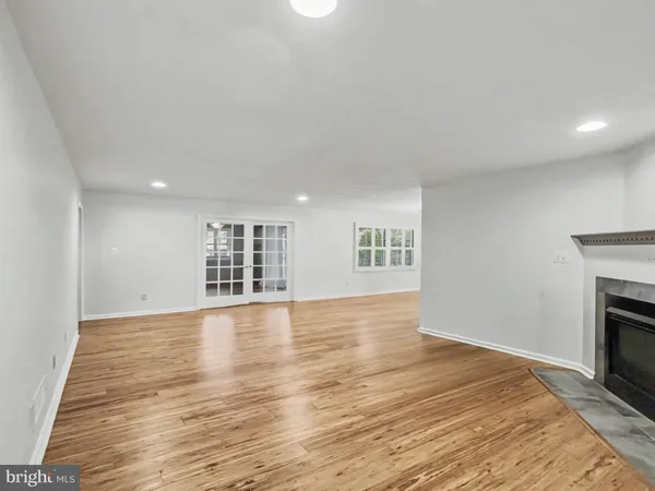 $2,300 | 330 Parkwood Drive, Chambersburg, PA 17201