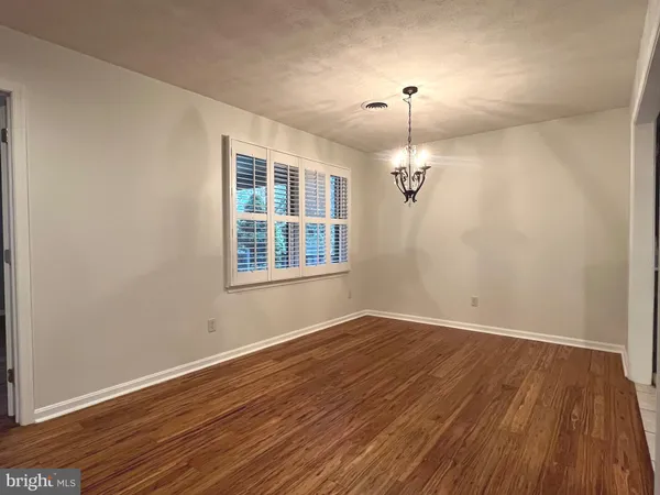 $2,300 | 330 Parkwood Drive, Chambersburg, PA 17201