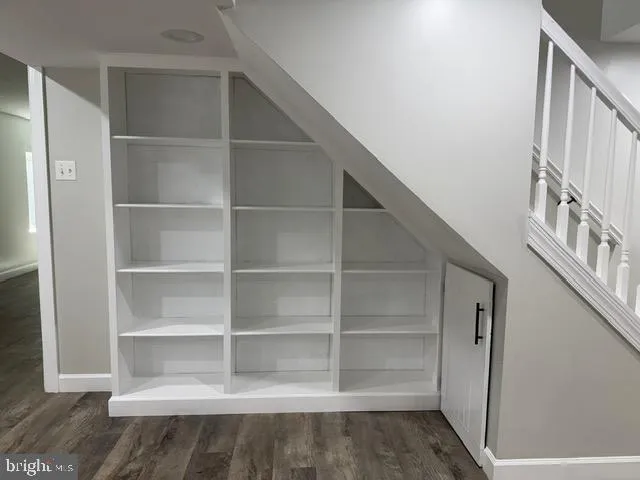 a view of a garage room