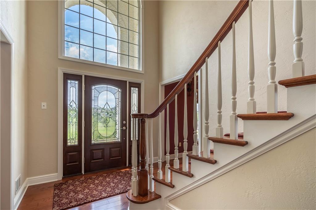570 Justabout Road Venetia, PA 15367 - Photo 2 of 17 Foyer 570 Justabout Road