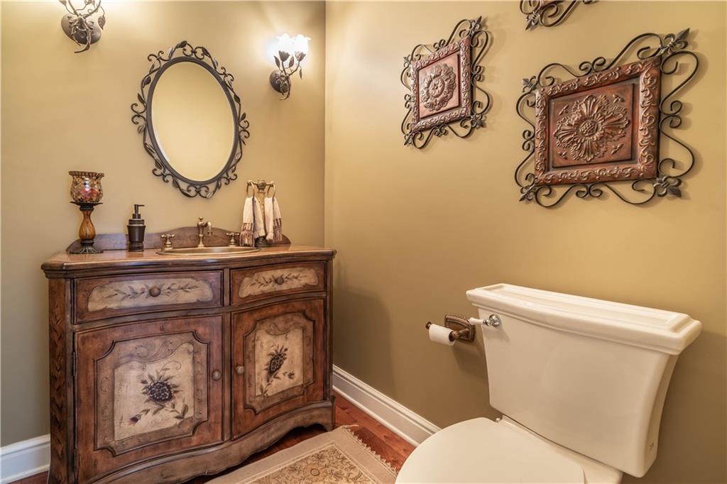 570 Justabout Road Venetia, PA 15367 - Photo 11 of 17 Powder Room 570 Justabout Road