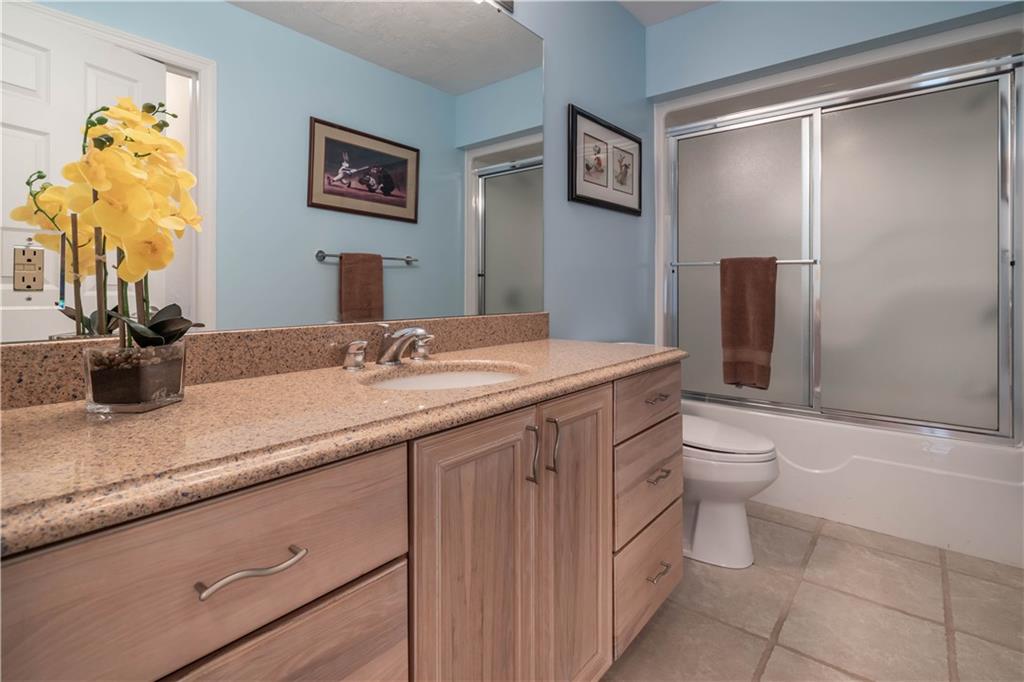 570 Justabout Road Venetia, PA 15367 - Photo 17 of 17 Full Hall Bath 570 Justabout Road