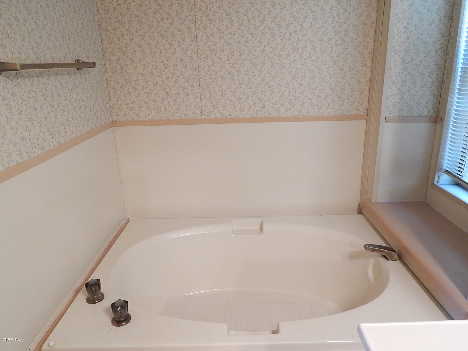 104 South Pinecrest Road Payson, AZ 85541 - Photo 9 of 17 Master Bathtub