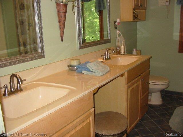 41850 Utica Road Sterling Heights, MI 48313 - Photo 14 of 22 IMG_1129.JPG