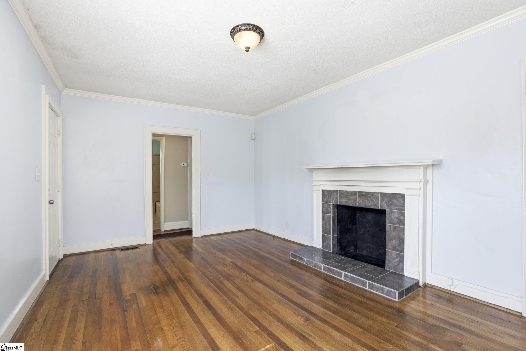 211 Lowndes Hill Road Greenville, SC 29607 - Photo 6 of 23 Gallery Image 6