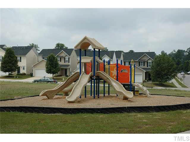 4456 Cardinal Grove Boulevard Raleigh, NC 27616 - Photo 17 of 21 Gallery Image 17