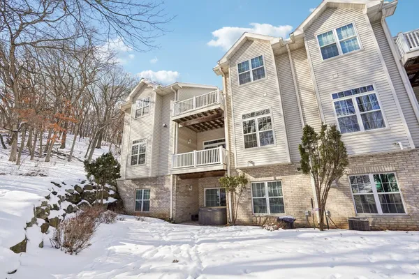 $439,900 | W11557 Island View Court, Lodi, WI 53555
