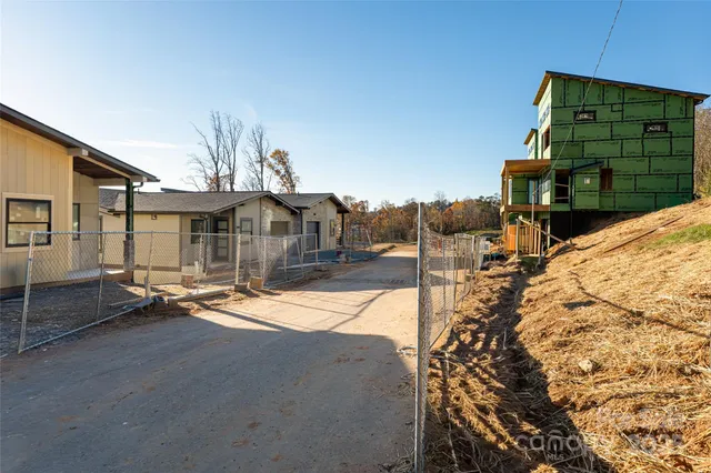 $1,150,000 | 608 Storybook Villas Trail, Asheville, NC 28804