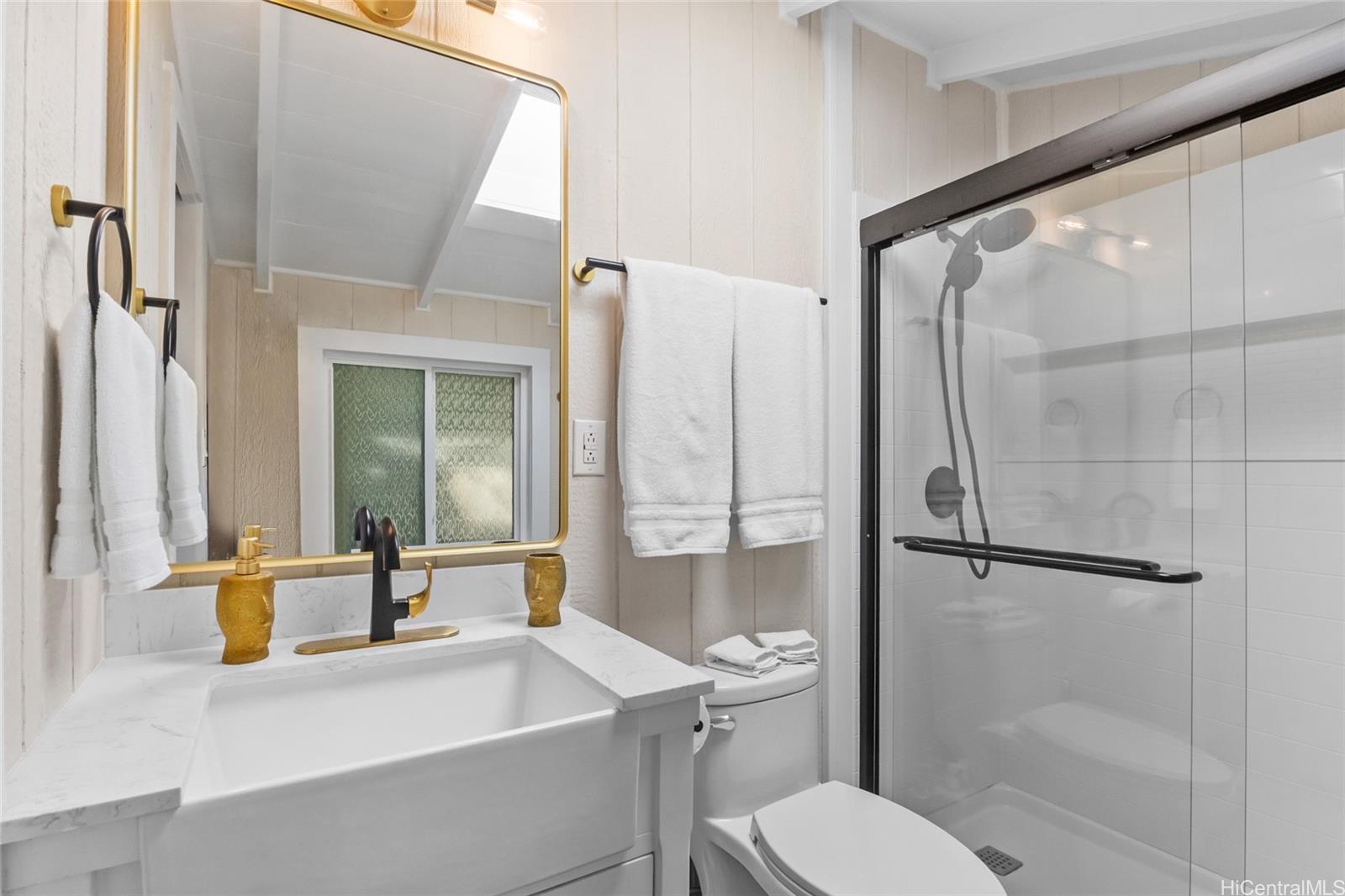 1358 Makaikoa Street Honolulu, HI 96821 - Photo 16 of 25 Primary Bathroom
