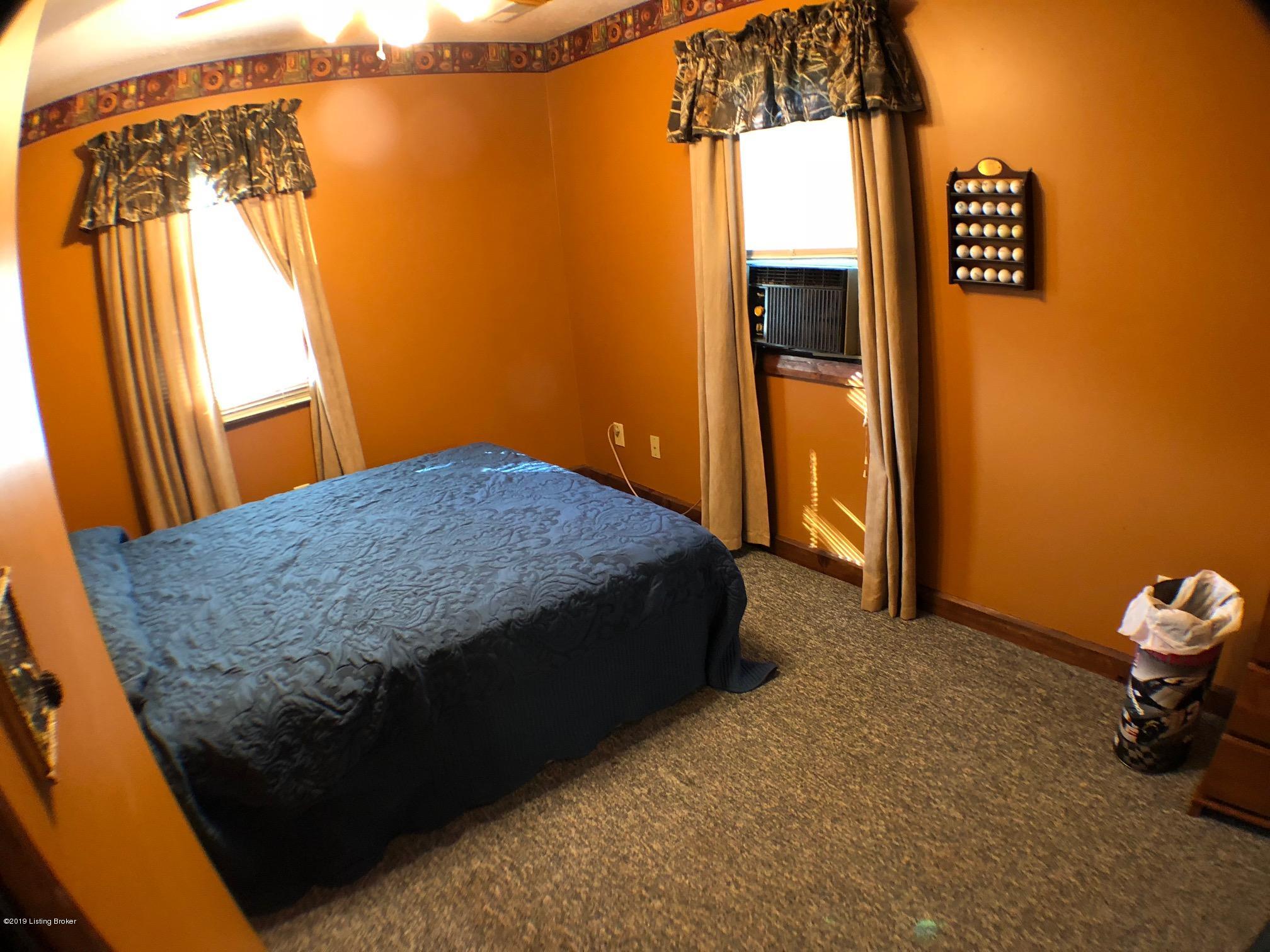 9716 Keys Ferry Road Fairdale, KY 40118 - Photo 15 of 19 IMG_4151