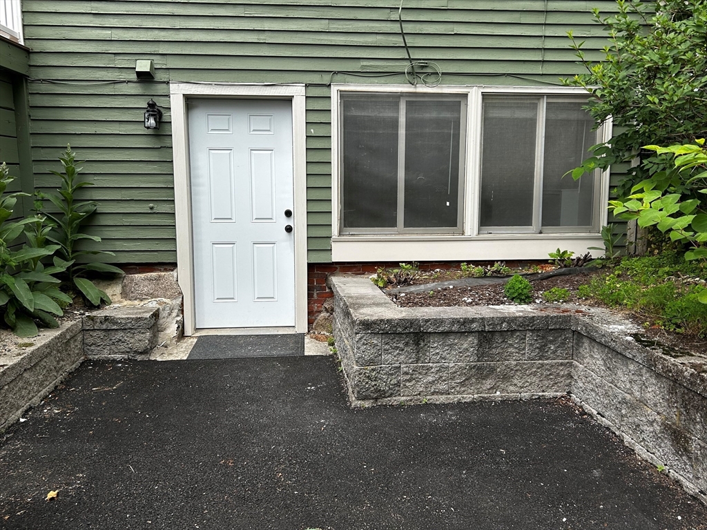 55 Hale Street, Unit B Beverly, MA 01915 - Photo 3 of 15