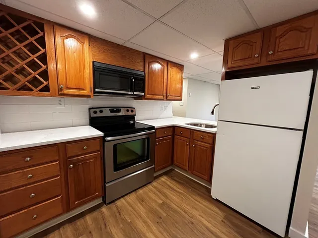 $2,200 | 55 Hale Street, Unit B, Beverly, MA 01915