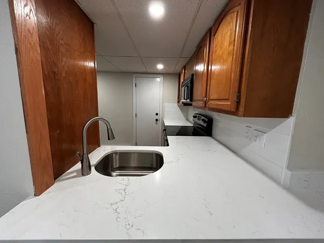 $2,200 | 55 Hale Street, Unit B, Beverly, MA 01915