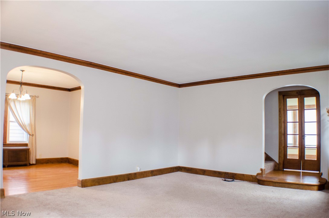1123 Berwin Street Akron, OH 44310 - Photo 16 of 34 Arches and Arched doorways can be found throughout the home on both floors.