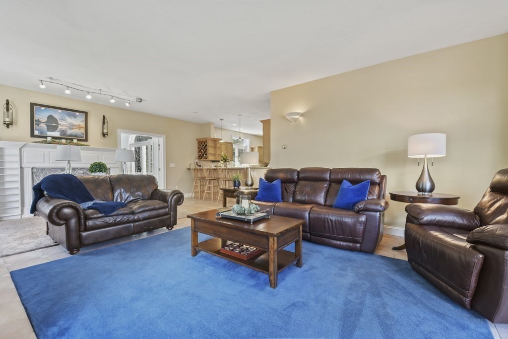 402 Lowell Road Groton, MA 01450 - Photo 11 of 37