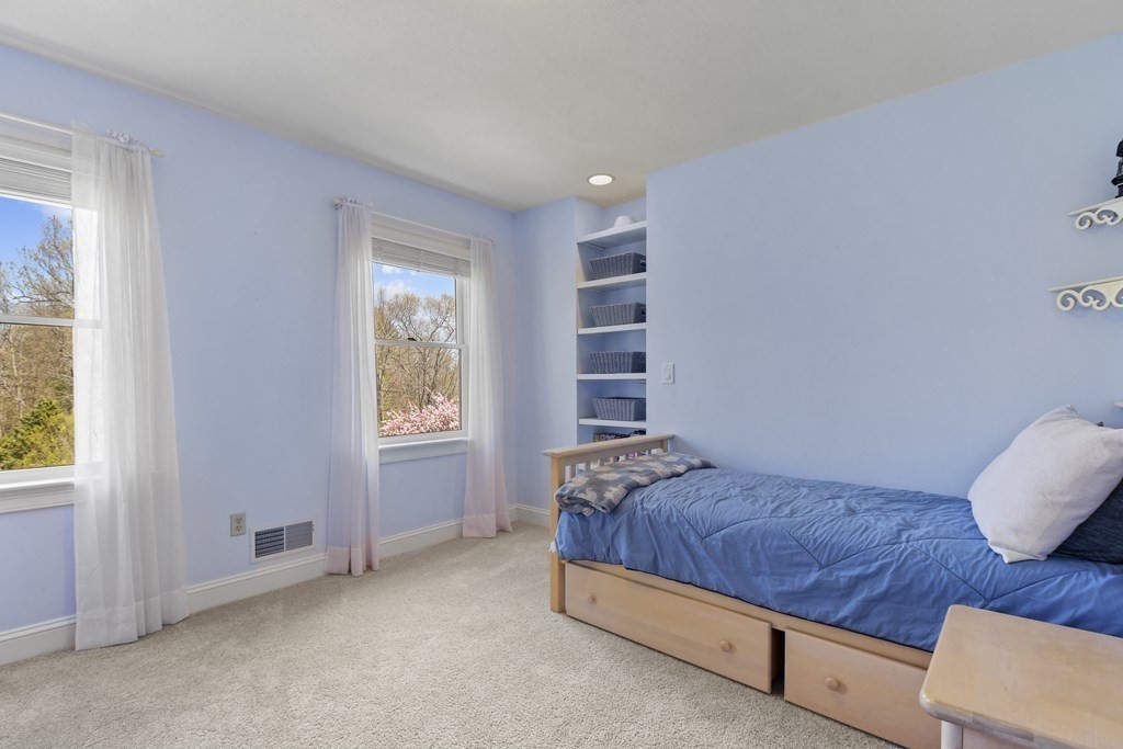 402 Lowell Road Groton, MA 01450 - Photo 15 of 37