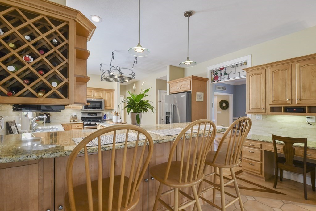 402 Lowell Road Groton, MA 01450 - Photo 7 of 37