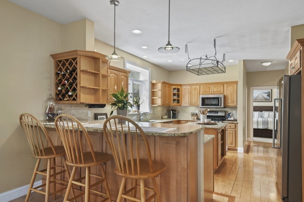 402 Lowell Road Groton, MA 01450 - Photo 8 of 37