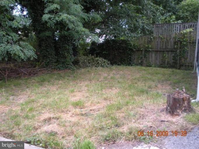 2315 R Street Southeast Washington, DC 20020 - Photo 11 of 14 Back yard