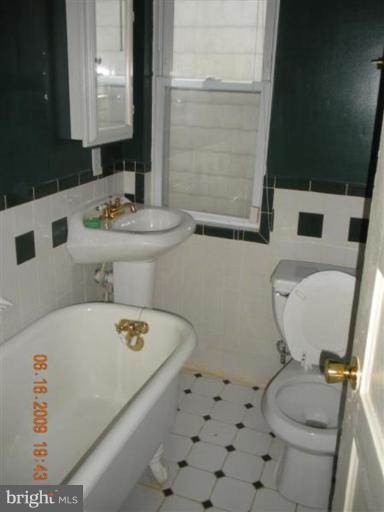 2315 R Street Southeast Washington, DC 20020 - Photo 7 of 14 Bath #1