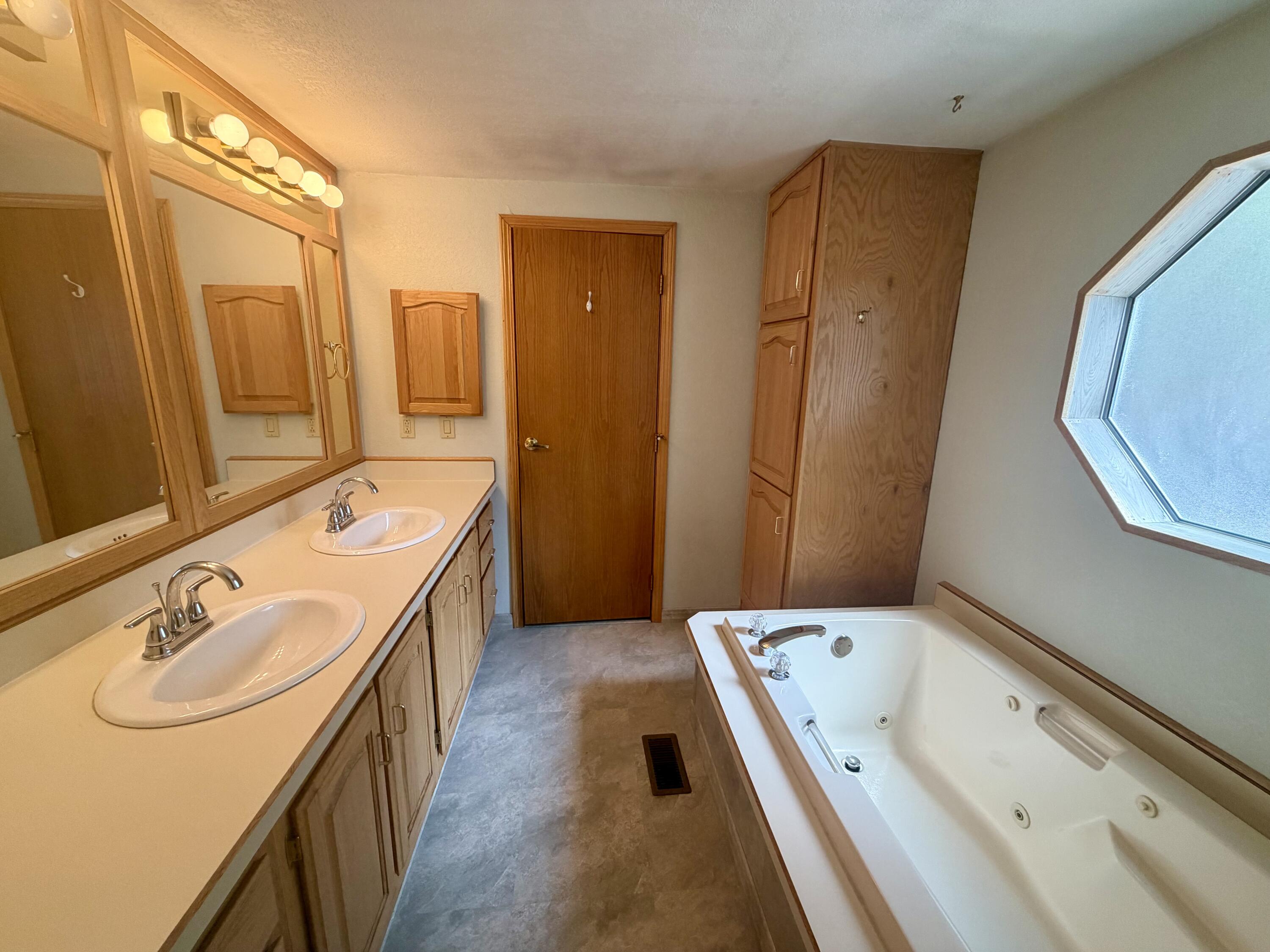 52141 Foxtail Road La Pine, OR 97739 - Photo 20 of 30 IMG_1873