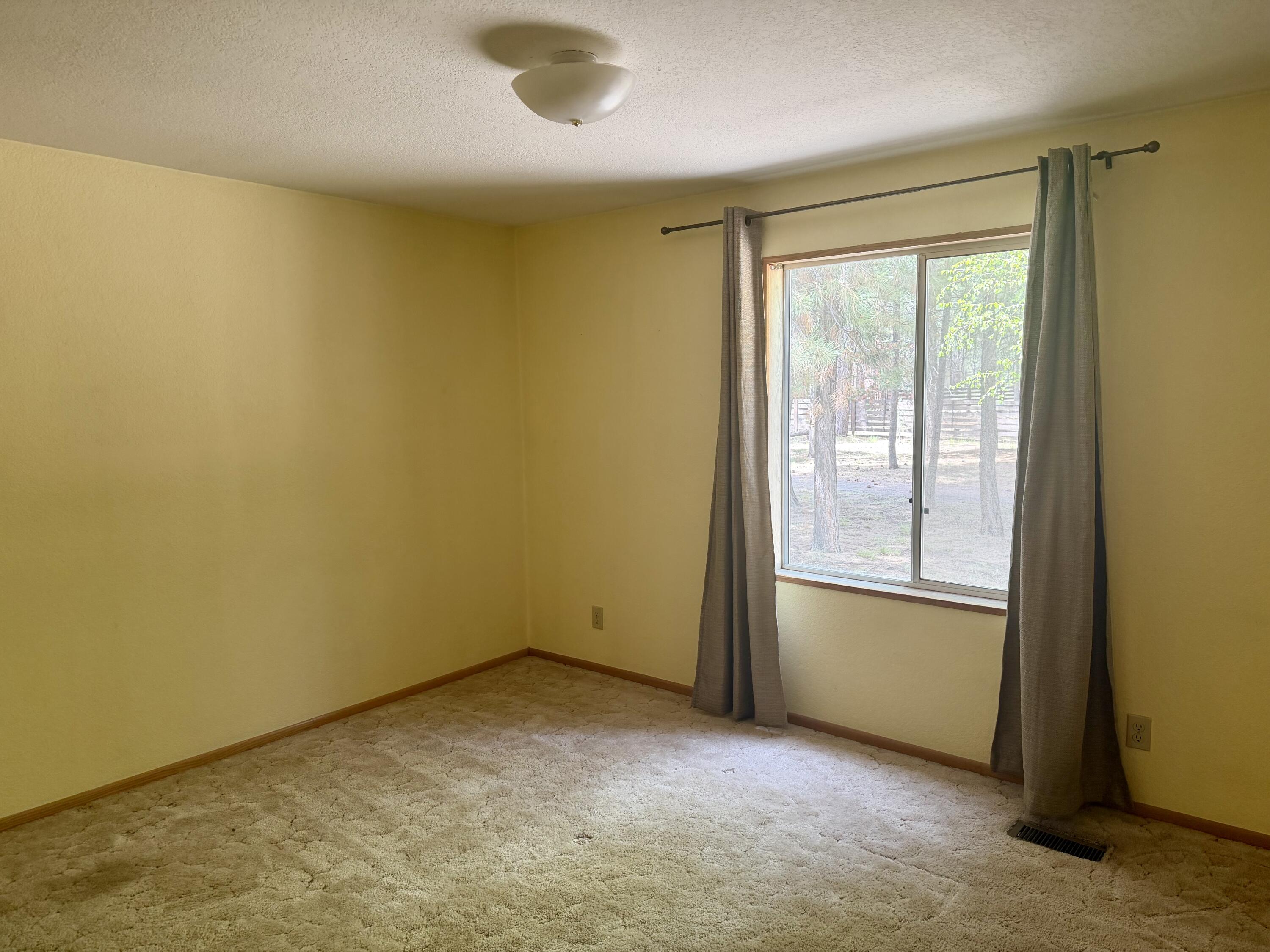 52141 Foxtail Road La Pine, OR 97739 - Photo 25 of 30 IMG_1856