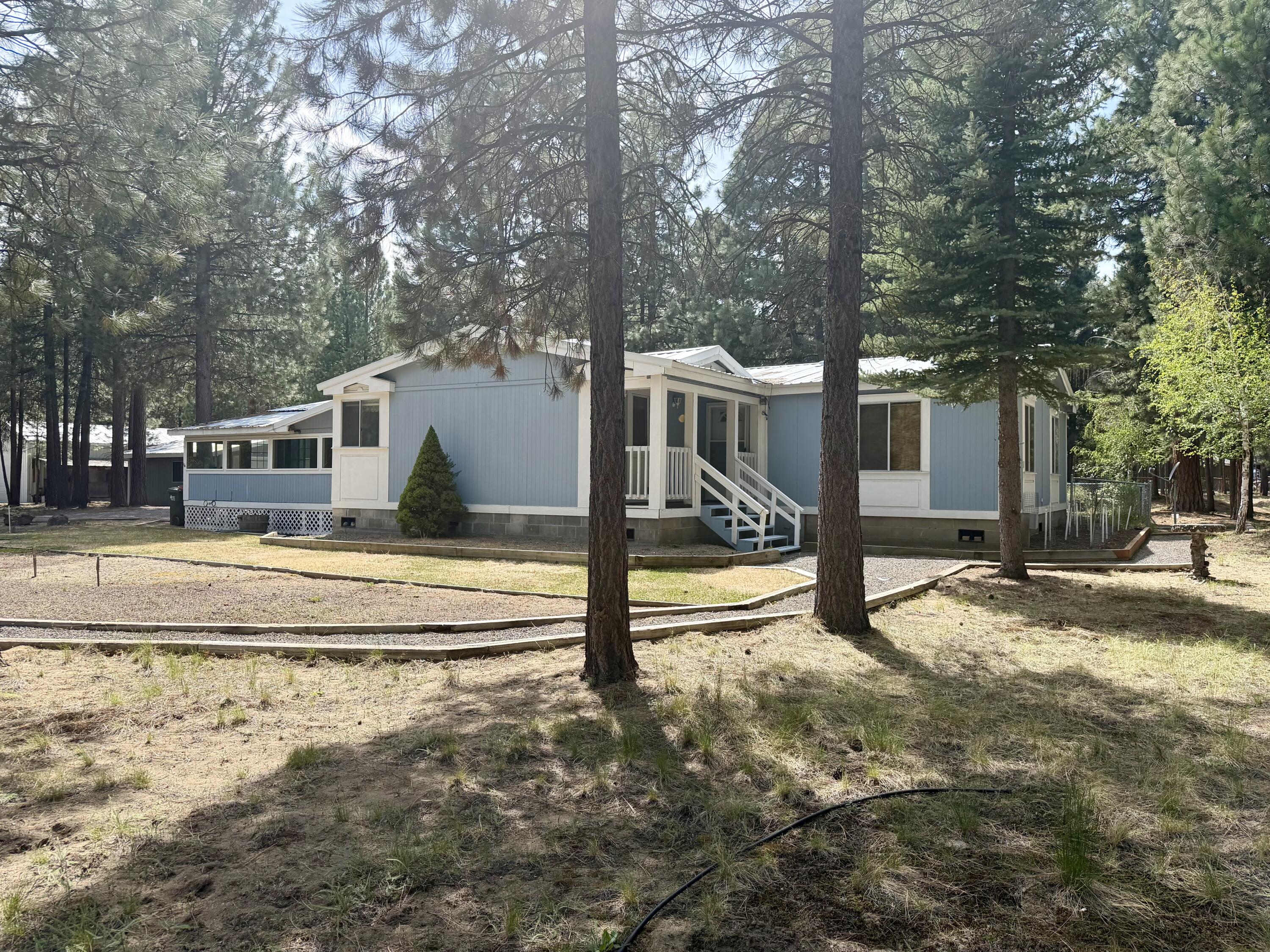 52141 Foxtail Road La Pine, OR 97739 - Photo 4 of 30 IMG_1884