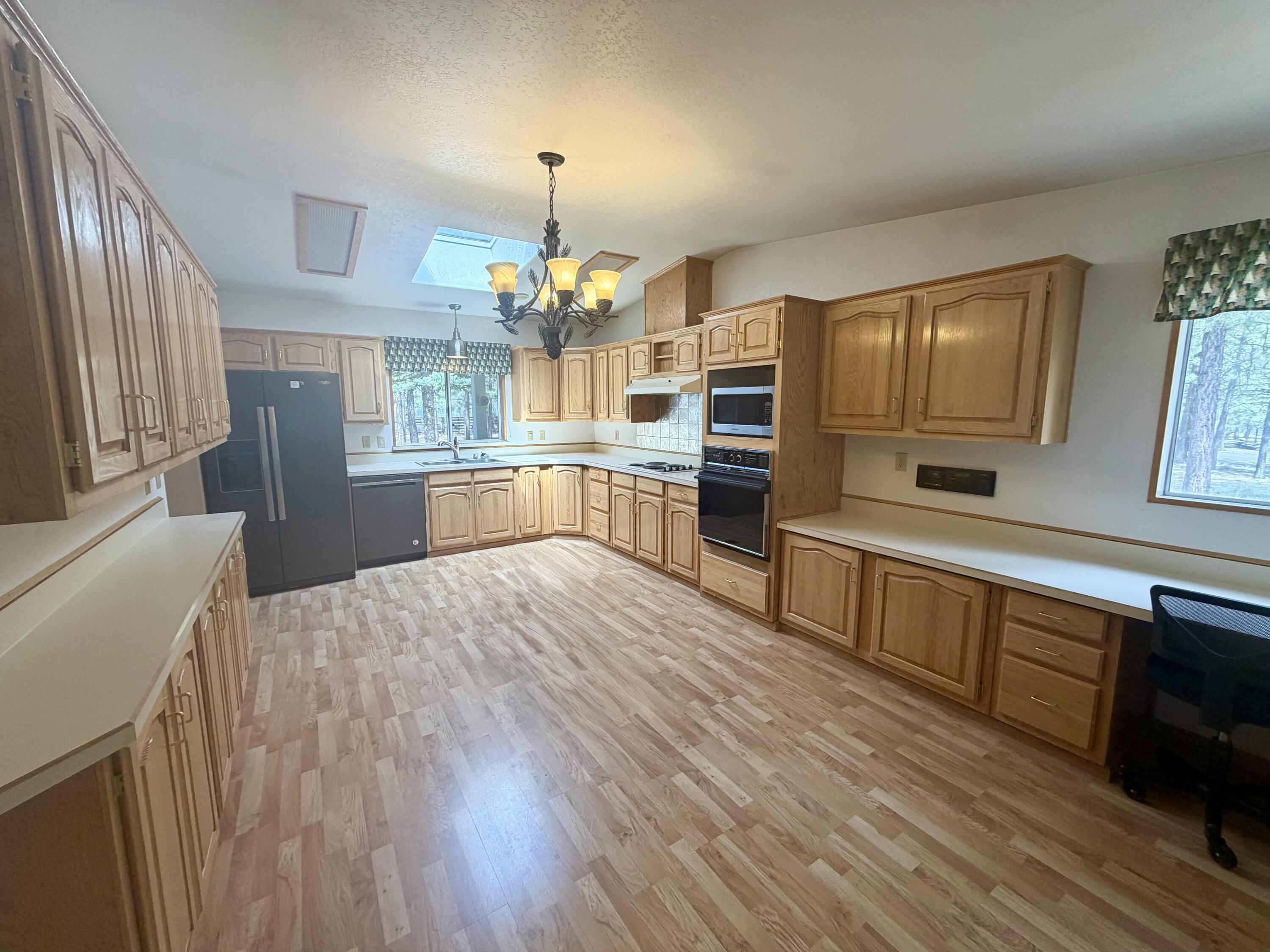 52141 Foxtail Road La Pine, OR 97739 - Photo 9 of 30 IMG_1851