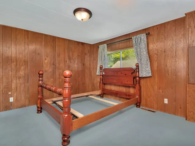 $220,000 | 304 South East Street, Gardner, IL 60424