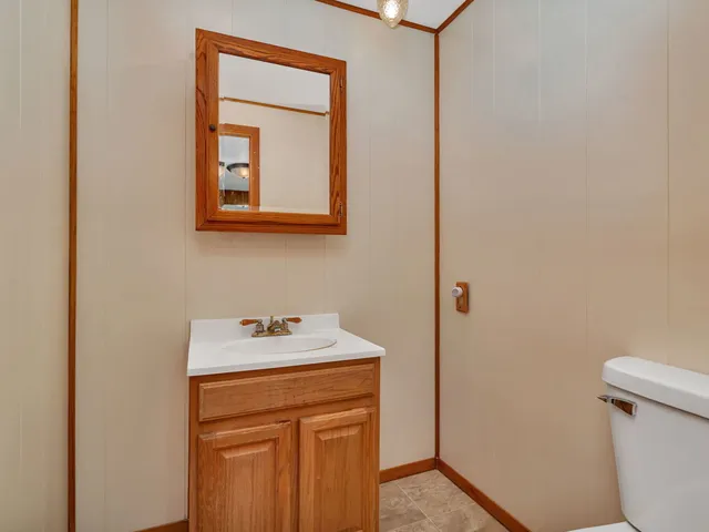 $220,000 | 304 South East Street, Gardner, IL 60424