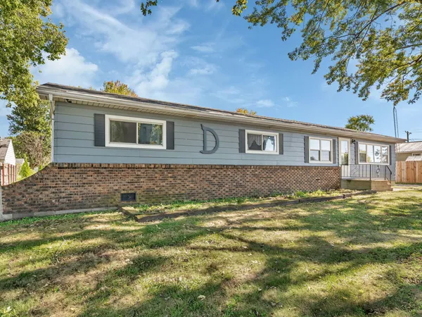 $206,000 | 304 South East Street, Gardner, IL 60424