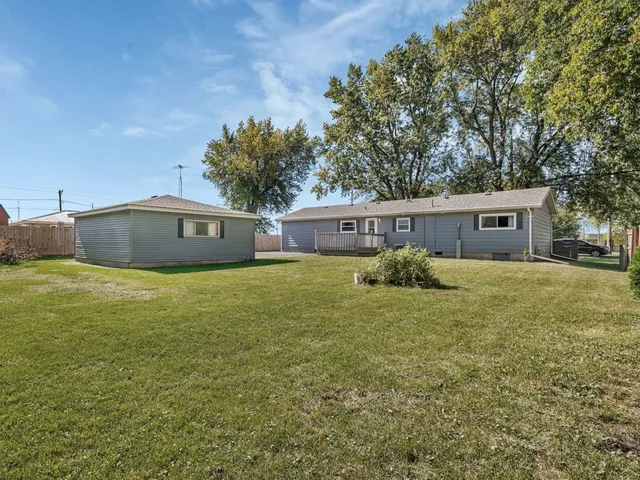 $220,000 | 304 South East Street, Gardner, IL 60424