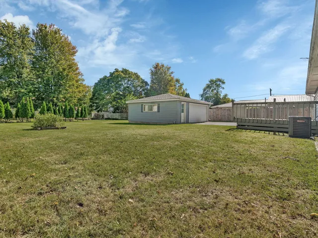 $220,000 | 304 South East Street, Gardner, IL 60424